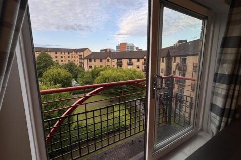 Livingroom - Balcony