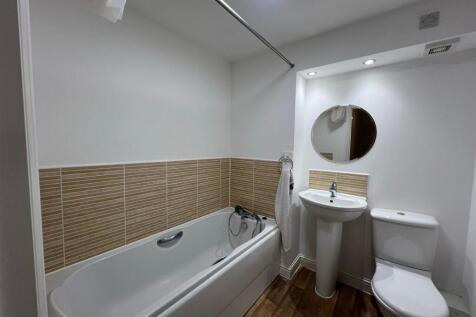 main bathroom.jpg