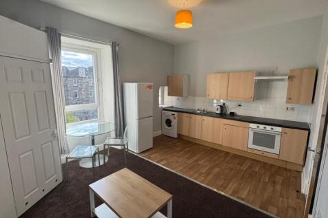 Livingroom &amp; Kitchen