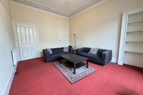 Living Room 2.jpg