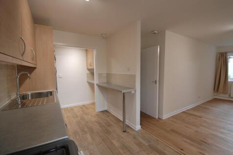 Open-Plan Kitchen/B&#39;fast Room