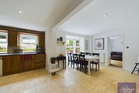 Open Plan Kitchen / Dining Room