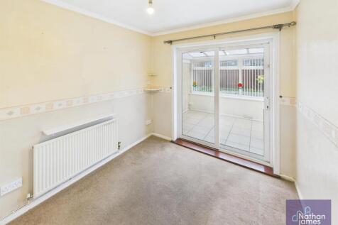 Bedroom 2 / Dining Room