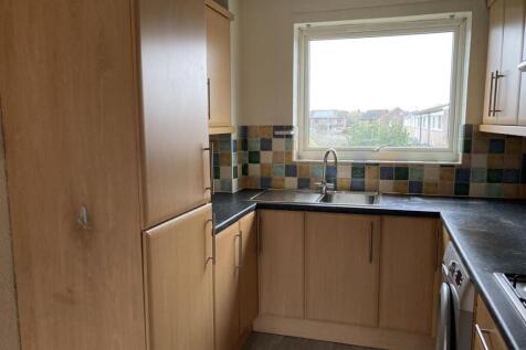 Kitchen 2.jpg