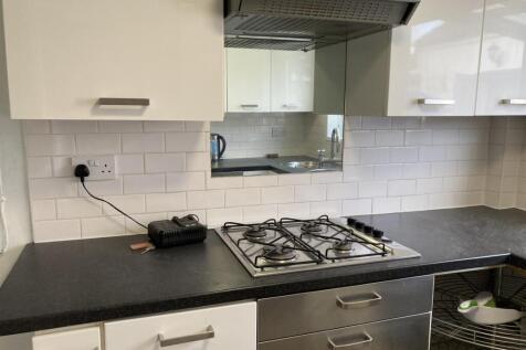 Kitchen 2.jpg