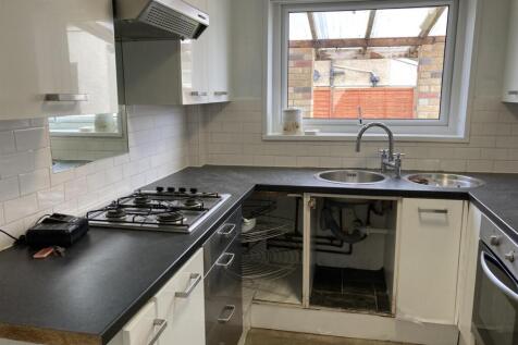 Kitchen 1.jpg