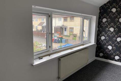Bedroom 1.jpg