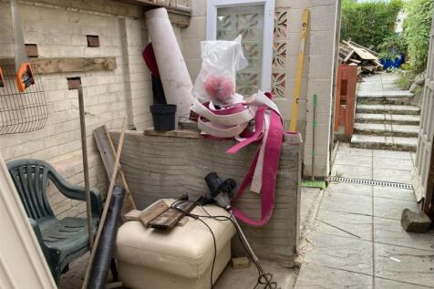Lean to storage area.jpg