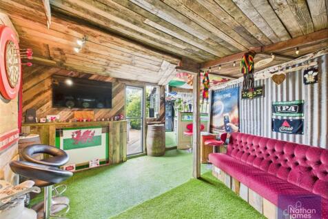 Bar/ Games Room
