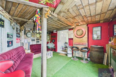 Bar/ Games Room