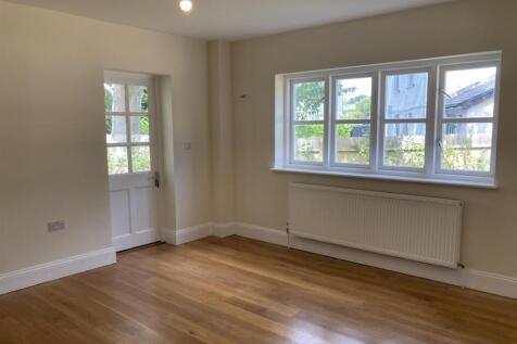 Living Room 1.jpg