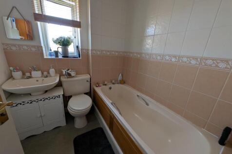 Bathroom.jpg