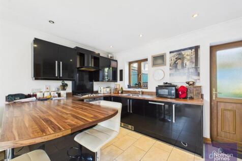 Kitchen / Dining Living Space