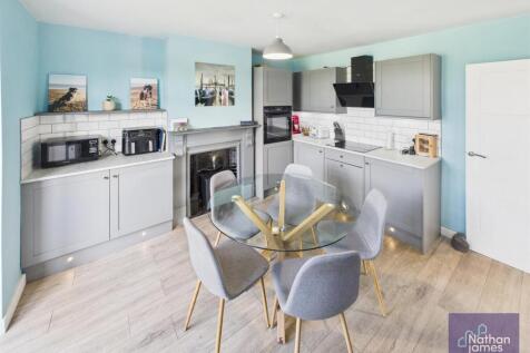 Kitchen/ Dining