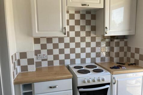 Kitchen 2.jpg