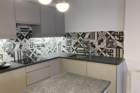 Kitchen 2.jpg