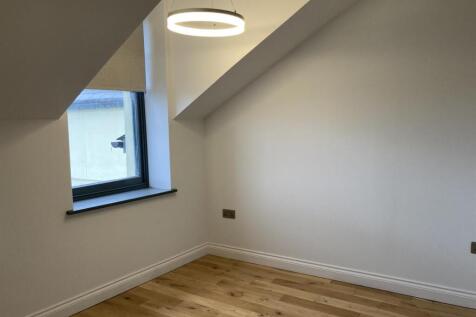 Bedroom One.jpg