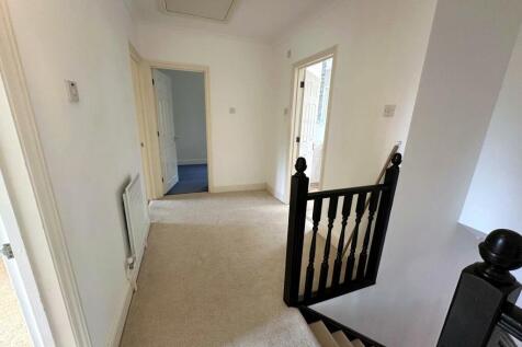 Upstairs Landing (2)