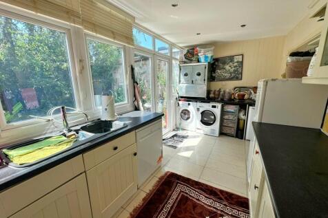 Kitchen (2)