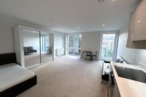 Lounge/ Kitchen