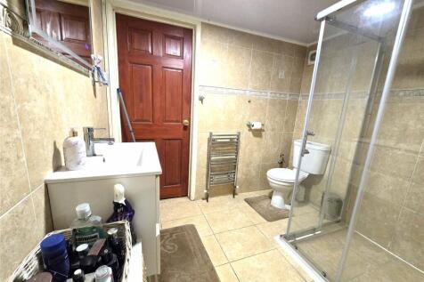 Ensuite Bed Four