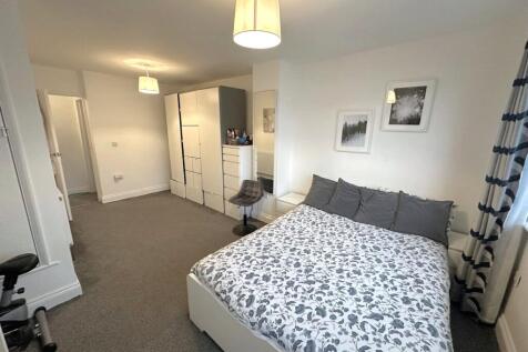 Bedrooom One(2)