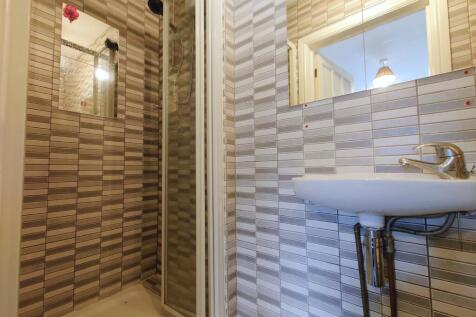 Showeroom (2)
