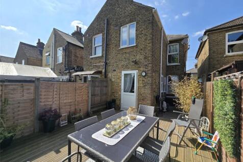 Decking &amp; Rear