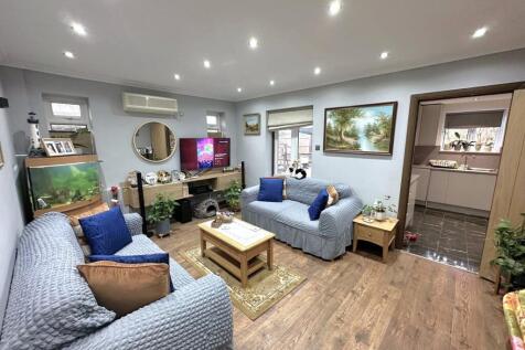 Back Lounge