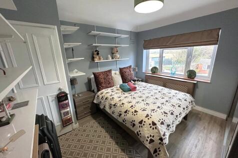Bedroom Two (2)