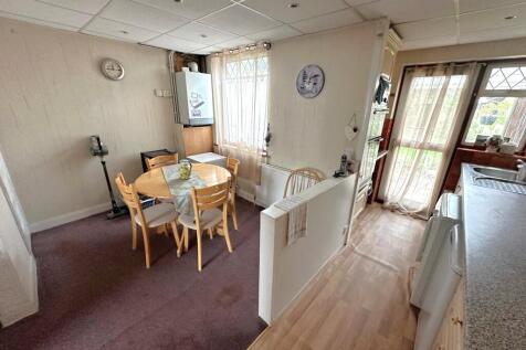 Dinign Room/ Kitchen
