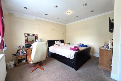 Bedroom One (2)
