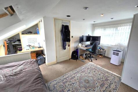 Bedroom Three (2)