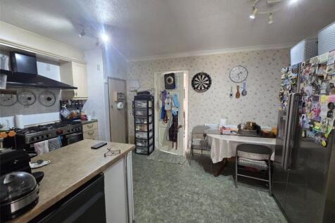 Kitchen (2)