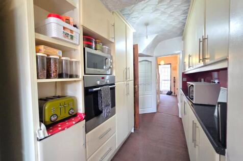 Kitchen/Hall