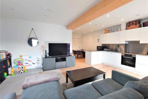 Lounge &amp; Kitchen