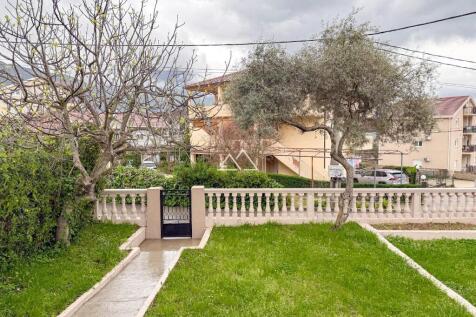 Home with Garden