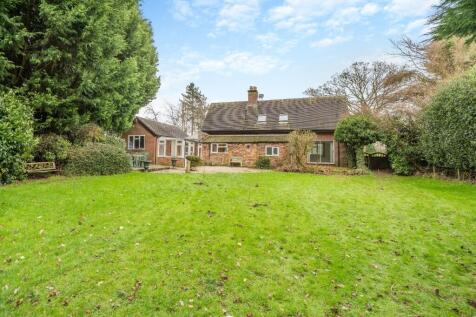 Garden to house