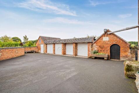 Garages &amp; outbulding