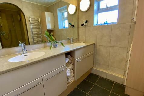 En-Suite Shower Room/WC