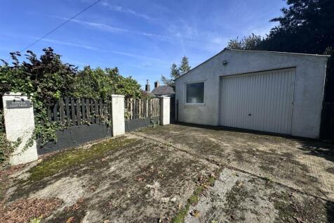 Detached Garage