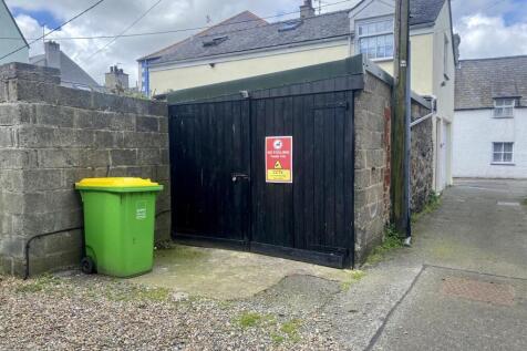 Traditional Garage