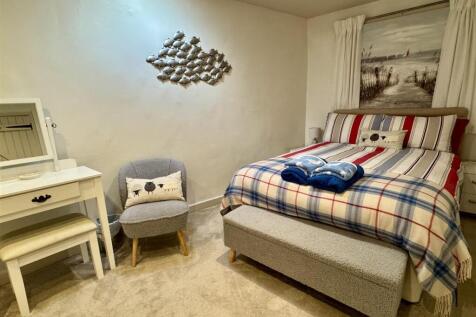 Bedroom 3/ Dining Room