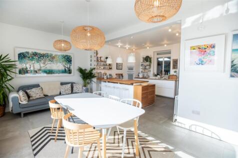 Living/Dining Room