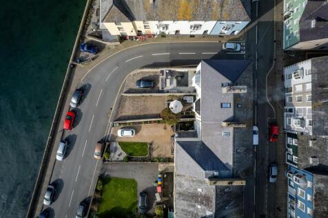 Exterior - 2 Bulkeley Terrace, Beaumaris-10.jpg