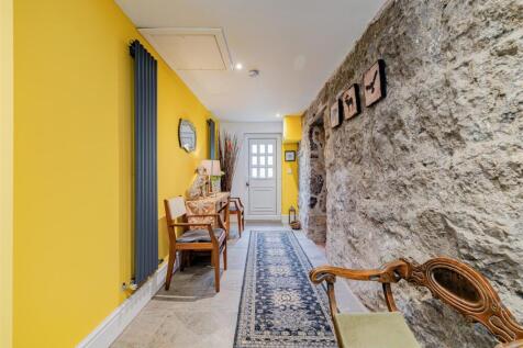 8592477-Stills-interior17(1).jpg