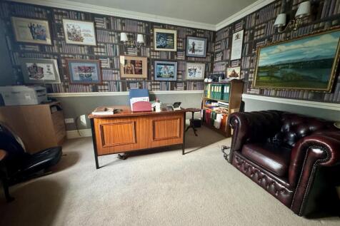 Office/Bedroom 4