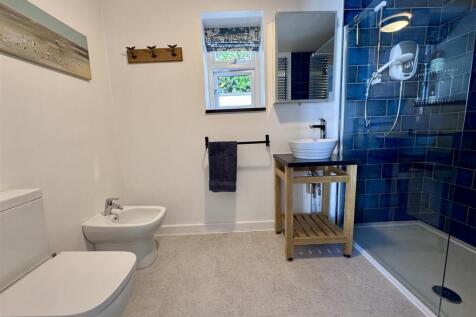 En-Suite Shower Room/WC