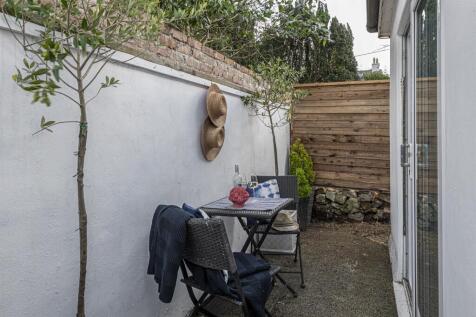 TYN-LON-EXTERNAL-3.jpg
