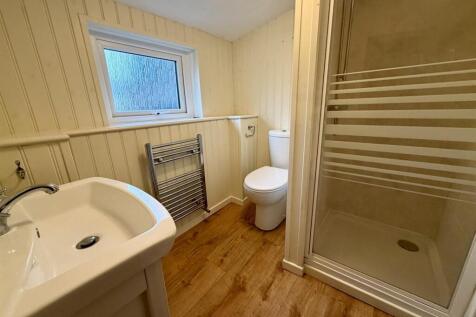En-suite Shower Room/WC